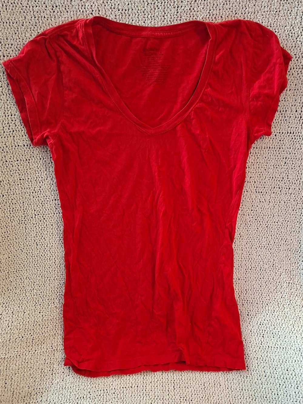 No Boundaries Women’s Red V-Neck Tee